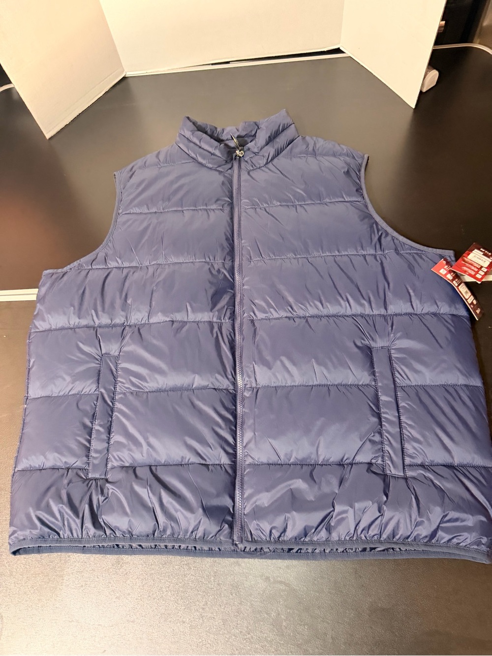 Men’s Swiss tech puffer vest